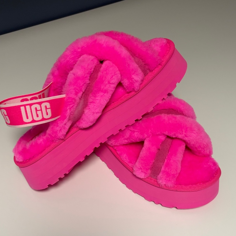 UGG Women's Vibrant Pink Fluffy Slippers